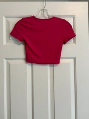 Aritzia Contour Hot Pink Cropped Crew Neck Top XS